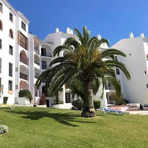 https://luxury-modern-apartment-by-the-beach.1costadelsol.com